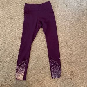 Burgundy lululemon cropped leggings with side pockets